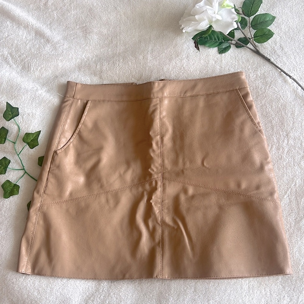 NWOT High-waisted Camel Vegan Leather Mini Skirt (Small)